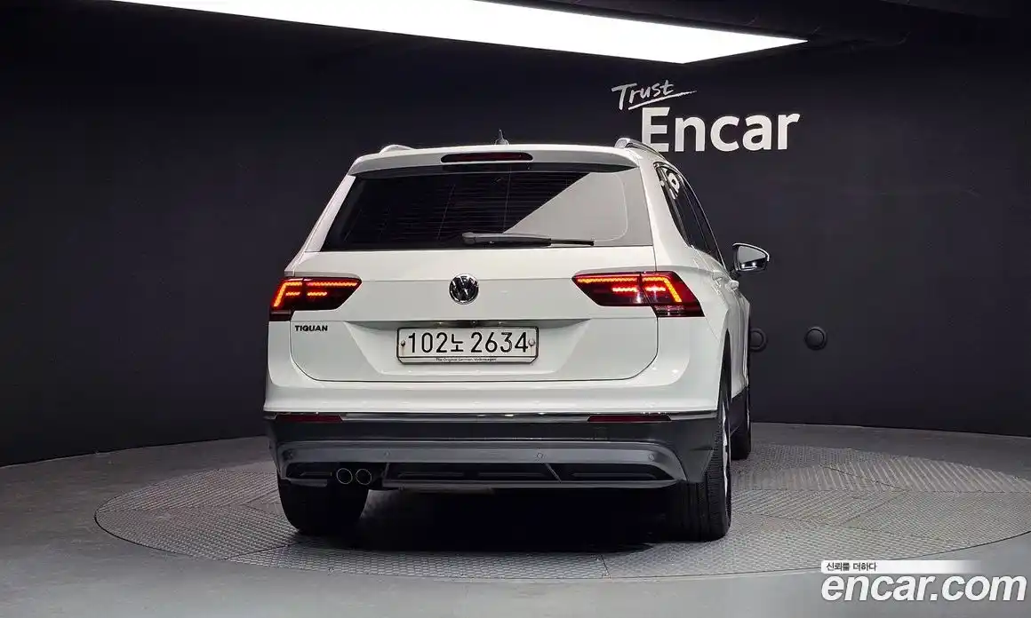 Volkswagen Tiguan 2020 2.0 Автомат в Москве № 533645, фото 4