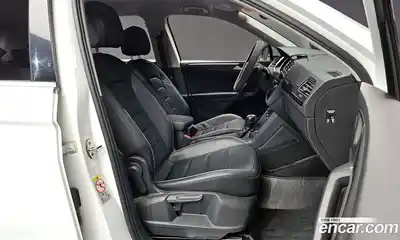 Volkswagen Tiguan 2020 2.0 Автомат в Москве № 533645, миниатюра 10