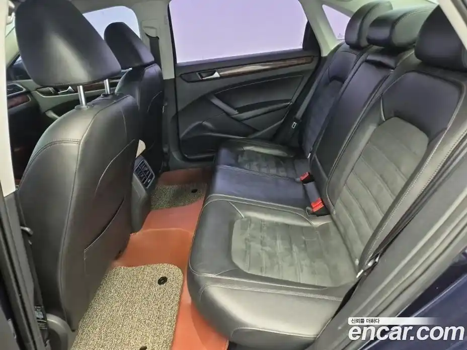 Volkswagen Passat 2013 2.0 Автомат в Москве № 534494, фото 12