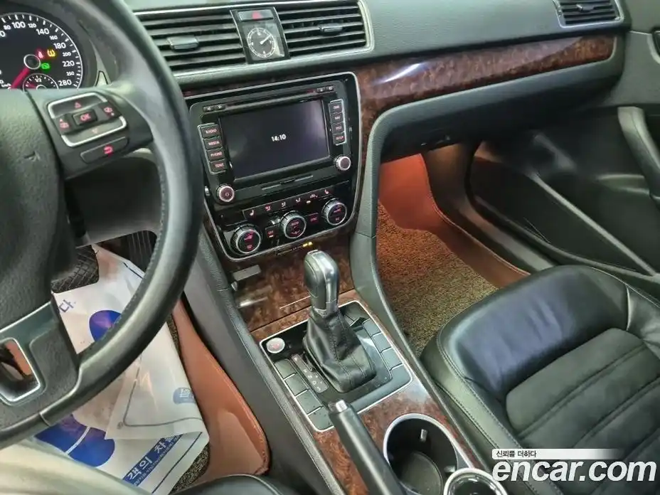 Volkswagen Passat 2013 2.0 Автомат в Москве № 534494, фото 10