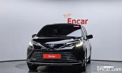 Toyota Sienna 2023 2.5 Автомат в Москве № 535440, миниатюра 2