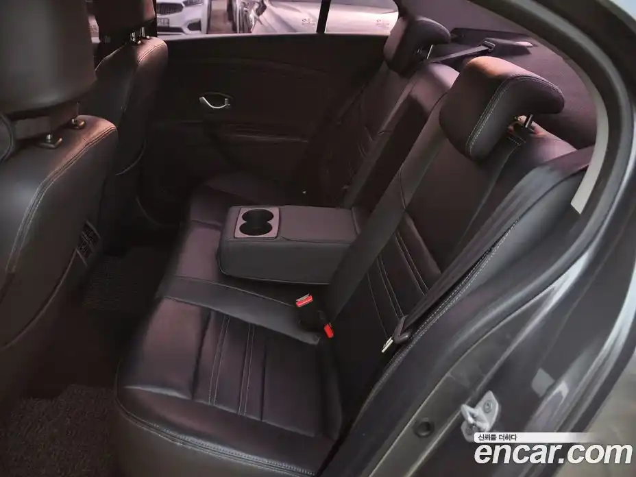 Renault SM3 2016 1.6 Автомат в Москве № 536323, фото 11