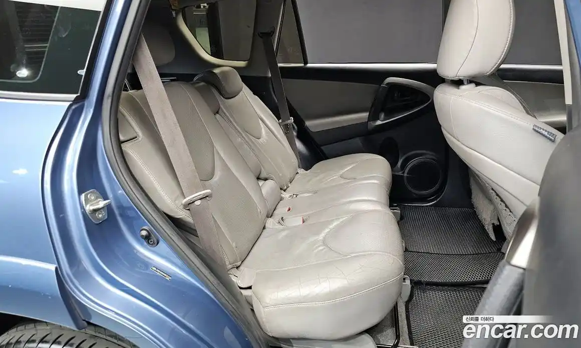 Toyota RAV4 2010 2.5 Автомат в Москве № 537181, фото 12