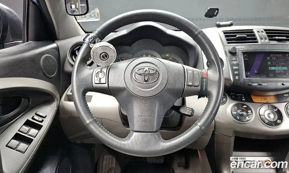Toyota RAV4 2010 2.5 Автомат в Москве № 537181, фото 13
