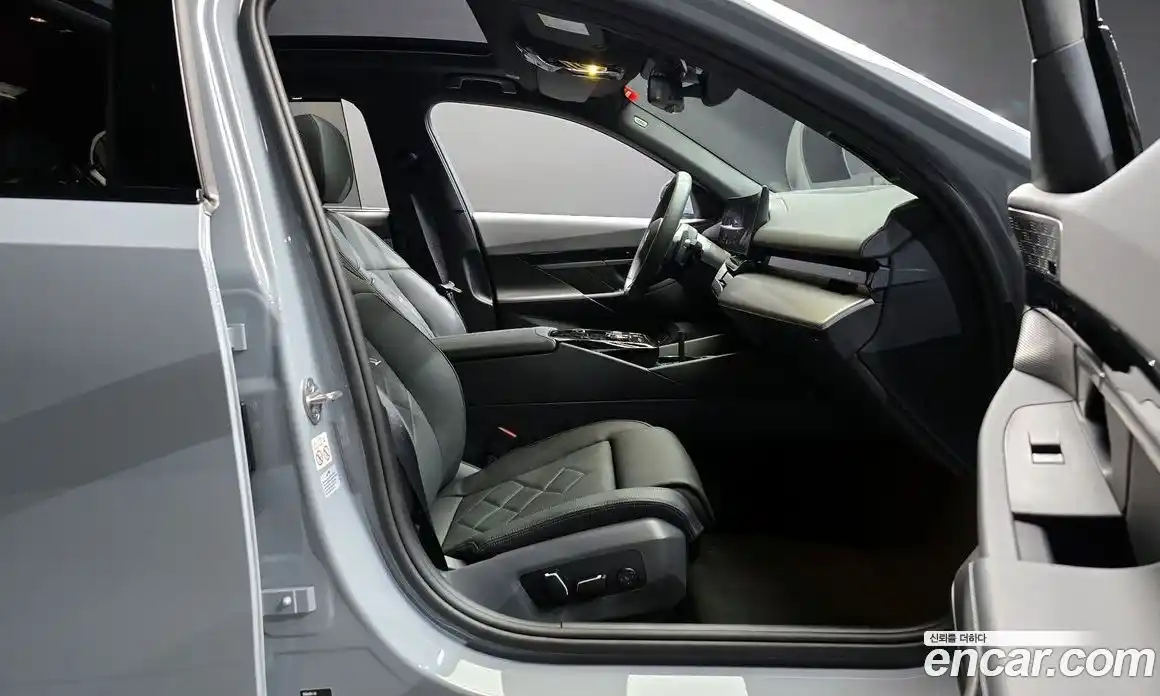 BMW 5-Series 2024 2.0 Автомат в Москве № 537757, фото 10