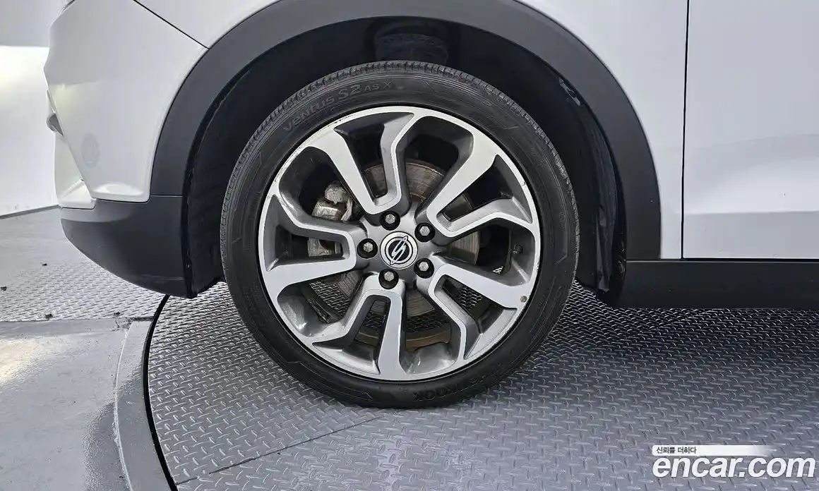 SsangYong TIBOLI 2015 1.6 Автомат в Москве № 539371, фото 5