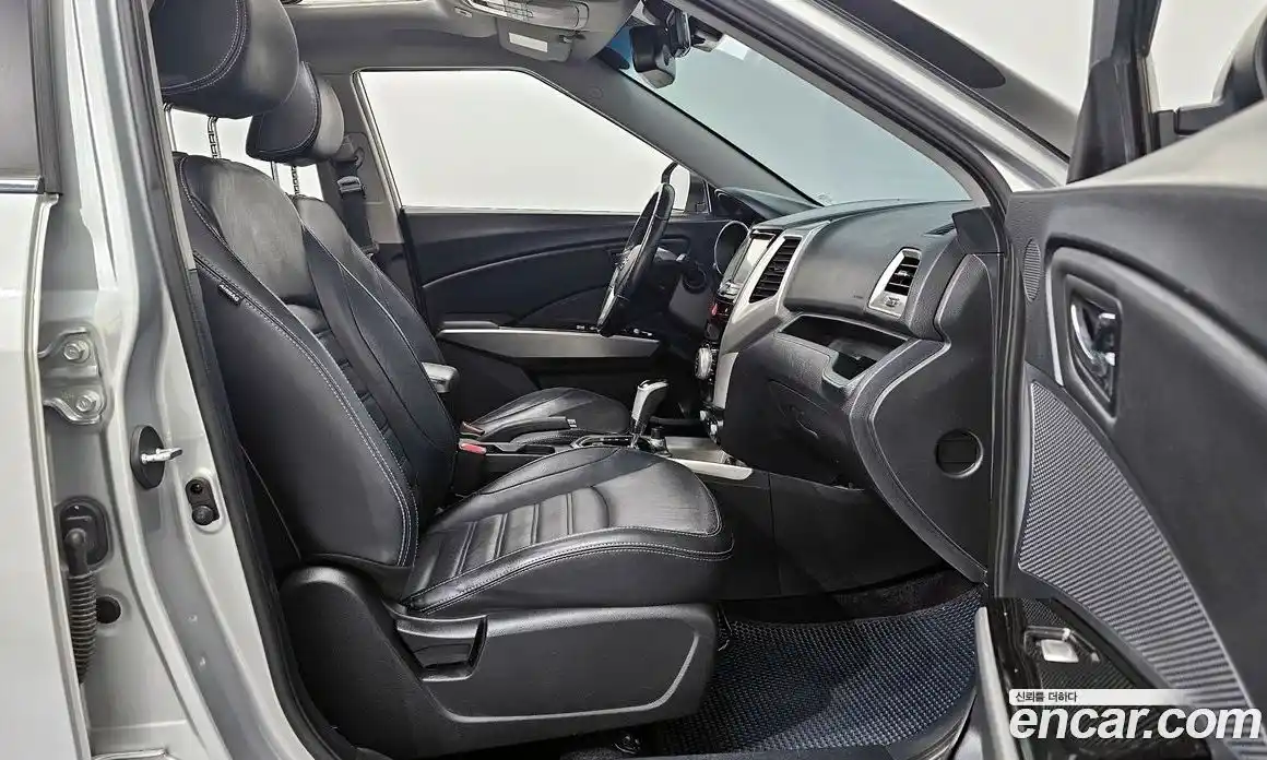 SsangYong TIBOLI 2015 1.6 Автомат в Москве № 539371, фото 10