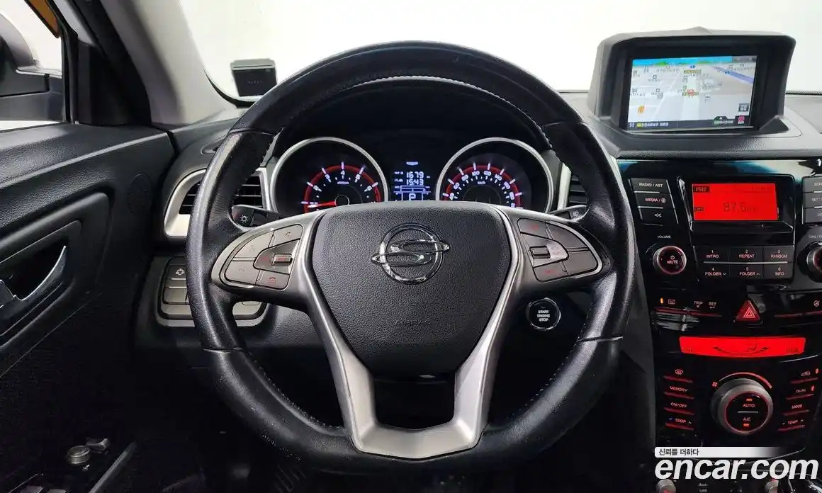 SsangYong TIBOLI 2015 1.6 Автомат в Москве № 539642, фото 16