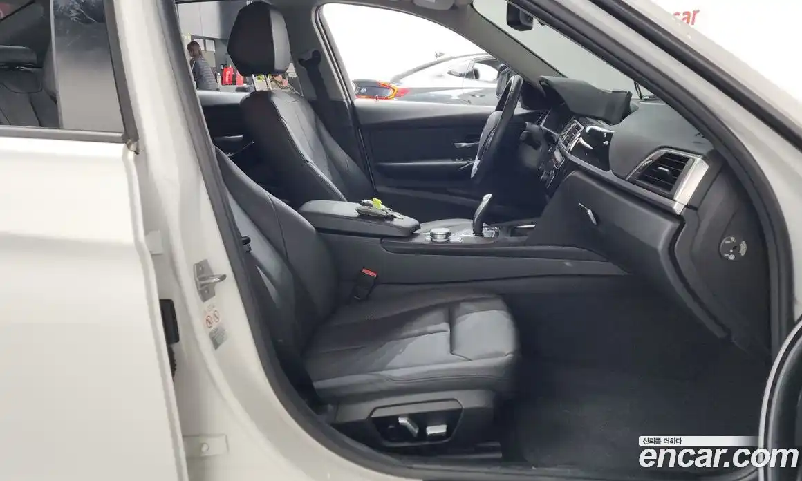 BMW 3-Series 2018 2.0 Автомат в Москве № 540837, фото 11