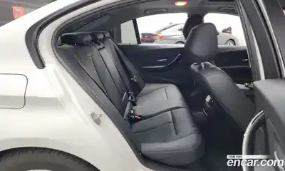 BMW 3-Series 2018 2.0 Автомат в Москве № 540837, миниатюра 12