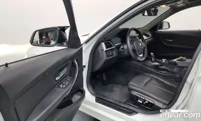 BMW 3-Series 2018 2.0 Автомат в Москве № 540837, миниатюра 10