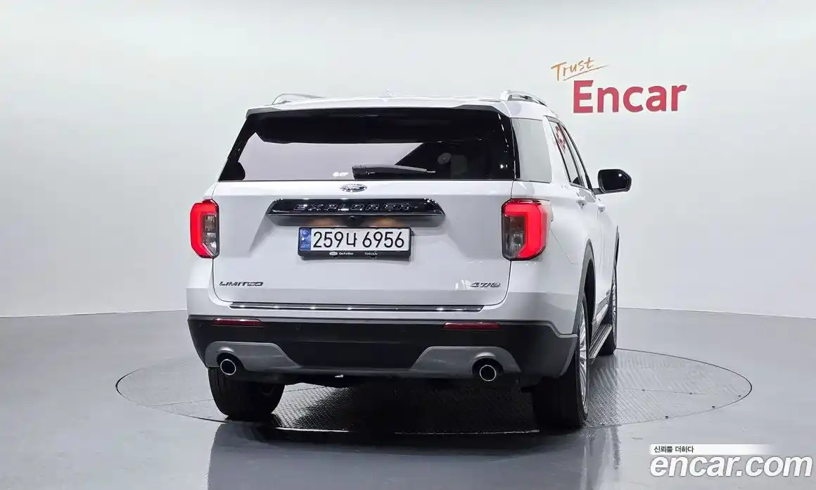 Ford Explorer 2023 2.3 Автомат в Москве № 541088, фото 4