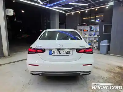 Mercedes-Benz E-Class 2022 2.0 Автомат в Москве № 541738, миниатюра 4