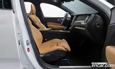 Volvo XC60 2019 2.0 Автомат в Москве № 545185, миниатюра 11