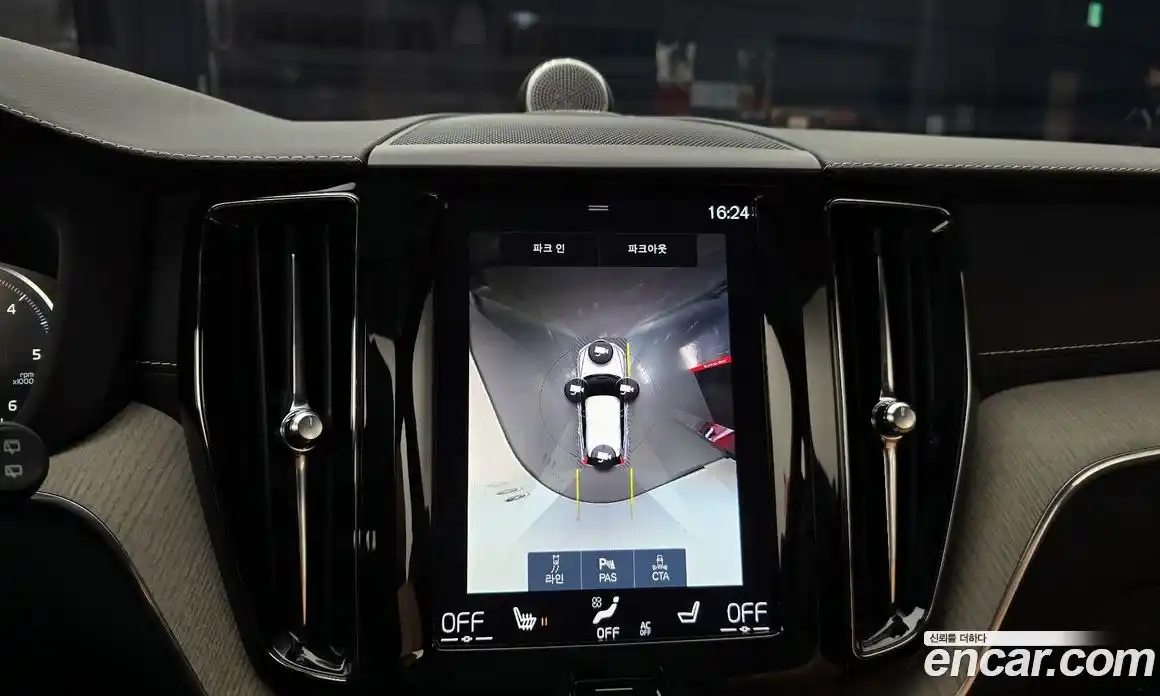 Volvo XC60 2019 2.0 Автомат в Москве № 545185, фото 14