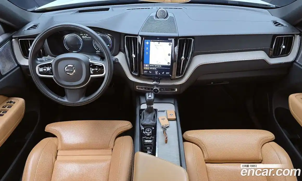 Volvo XC60 2019 2.0 Автомат в Москве № 545185, фото 7