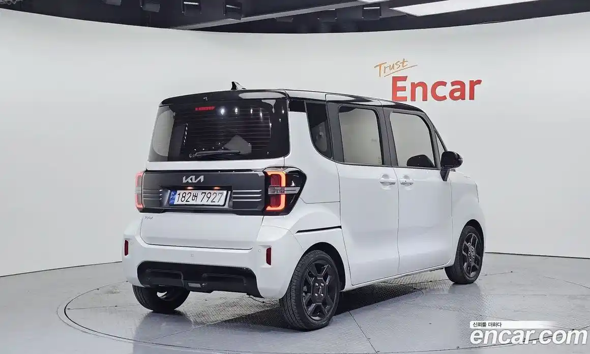 Kia Ray 2023 1.0 Автомат в Москве № 55022, фото 16