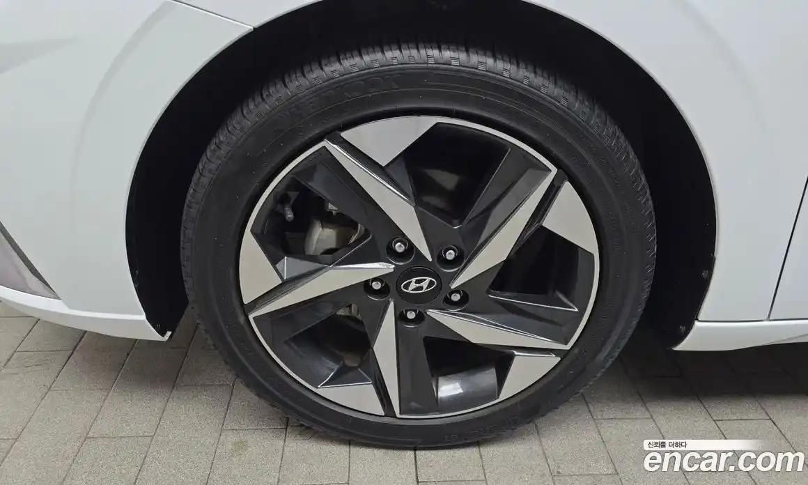 Hyundai Avante 2023 1.6 Автомат в Москве № 8628, фото 5