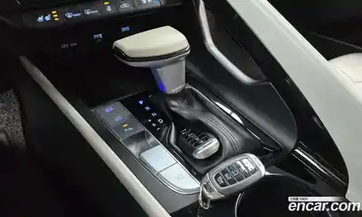 Hyundai Avante 2023 1.6 Автомат в Москве № 8628, миниатюра 9