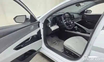 Hyundai Avante 2023 1.6 Автомат в Москве № 8628, миниатюра 10