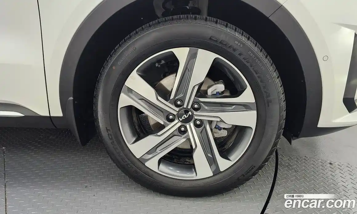 Kia Sorento 2023 1.6 Автомат в Москве № 96847, фото 9