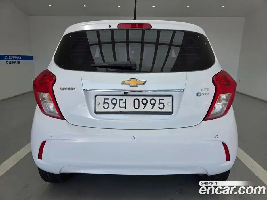 Chevrolet Spark 2016 1.0 Автомат в Москве № 103859, фото 4