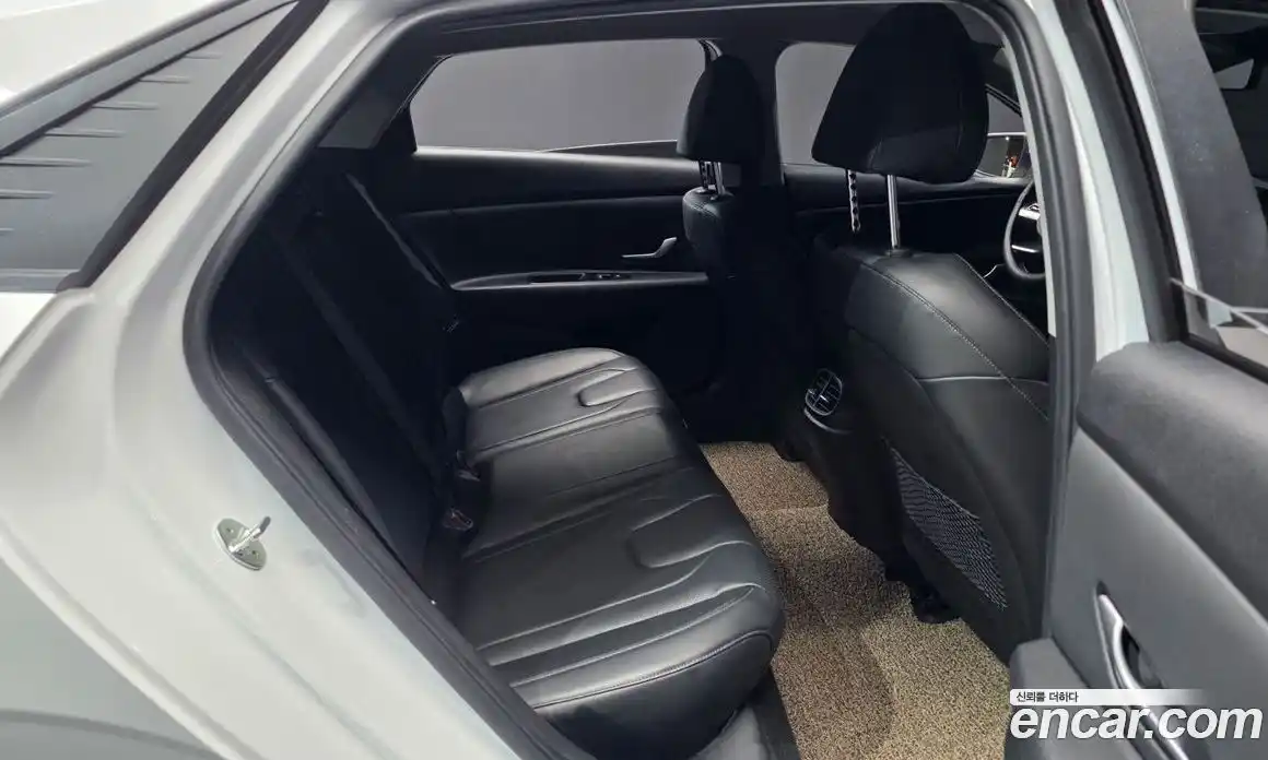 Hyundai Avante 2023 1.6 Автомат в Москве № 111490, фото 12