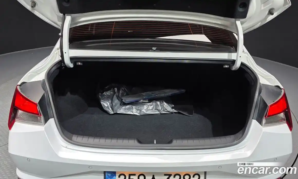 Hyundai Avante 2023 1.6 Автомат в Москве № 111490, фото 20