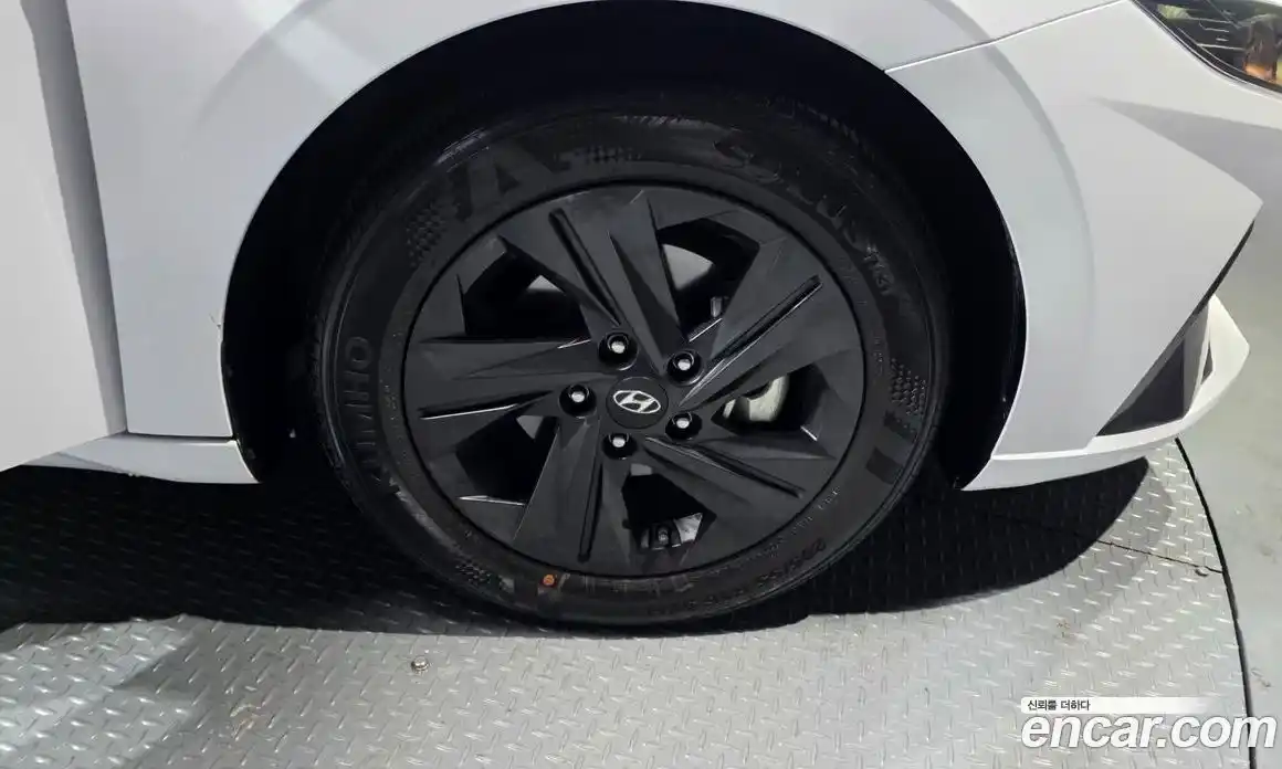 Hyundai Avante 2023 1.6 Автомат в Москве № 111490, фото 5