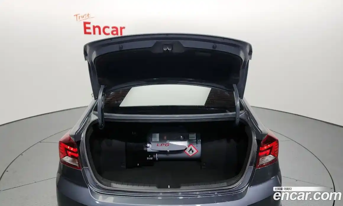 Hyundai Avante 2019 1.6 Автомат в Москве № 112292, фото 19