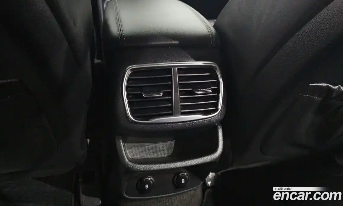 Hyundai Santa Fe 2019 2.0 Автомат в Москве № 112759, фото 18