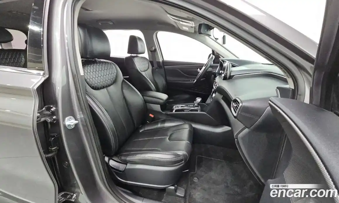 Hyundai Santa Fe 2019 2.0 Автомат в Москве № 112759, фото 5