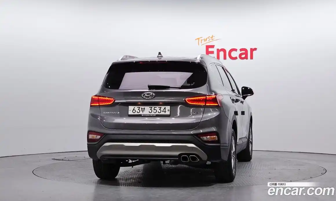 Hyundai Santa Fe 2019 2.0 Автомат в Москве № 112759, фото 7