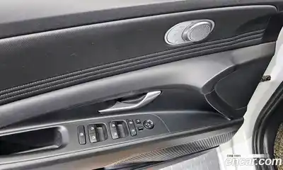 Hyundai Avante 2023 1.6 Автомат в Москве № 113074, миниатюра 11