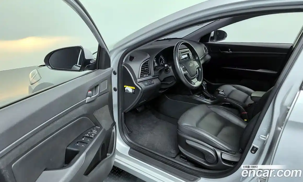 Hyundai Avante 2016 1.6 Автомат в Москве № 113163, фото 11