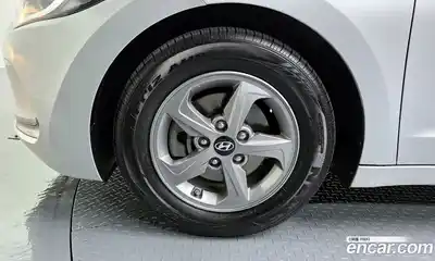 Hyundai Avante 2016 1.6 Автомат в Москве № 113163, миниатюра 5