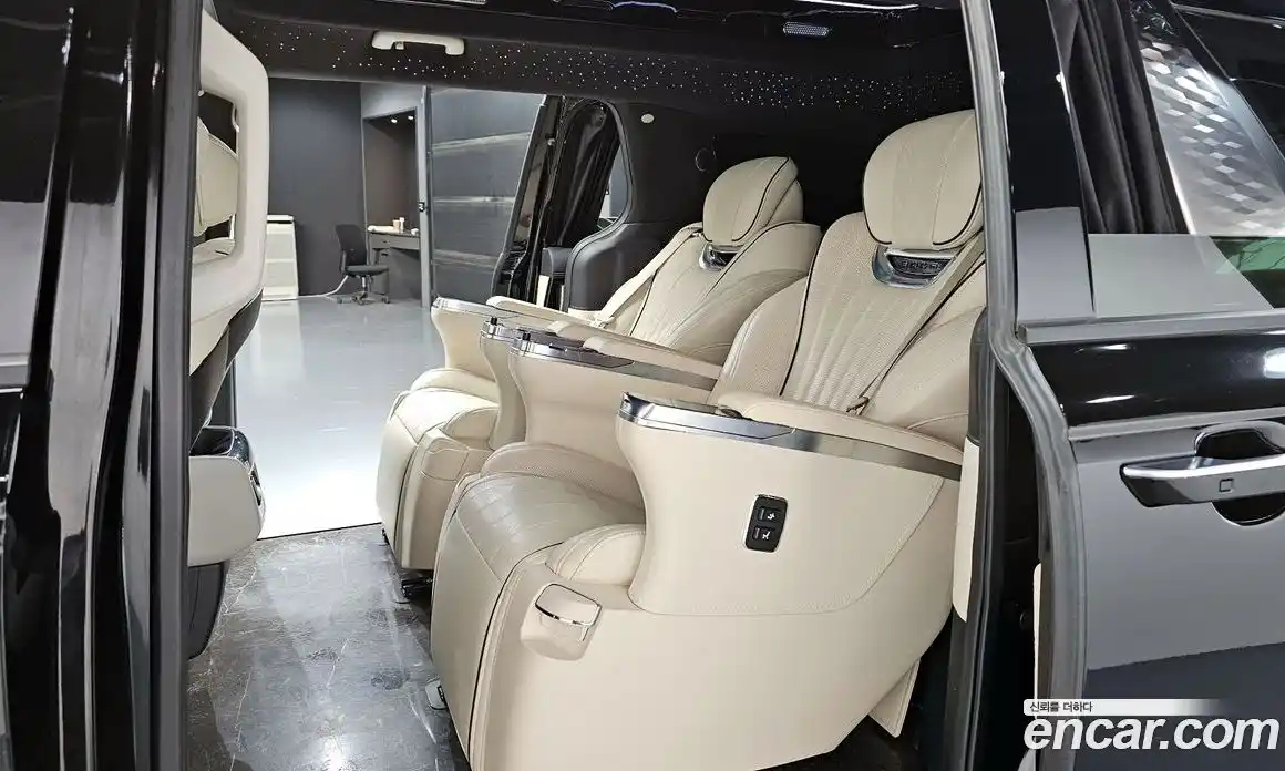 Kia Canival 2023 3.5 Автомат в Москве № 122289, фото 12