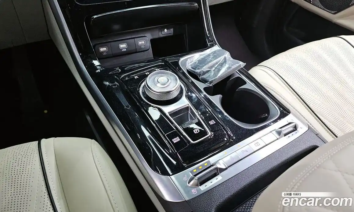 Kia Canival 2023 3.5 Автомат в Москве № 122289, фото 9