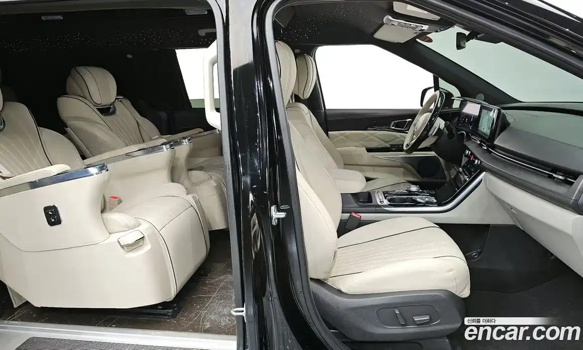 Kia Canival 2023 3.5 Автомат в Москве № 122289, фото 10