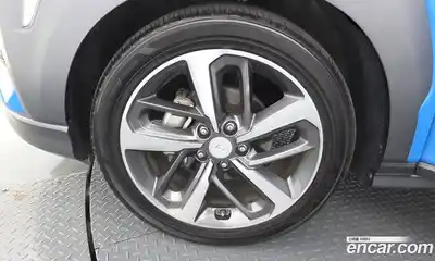 Hyundai Kona 2018 1.6 Автомат в Москве № 126048, миниатюра 5