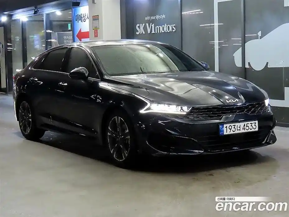 Kia K5 2023 2.0 Автомат в Москве № 131955, фото 1