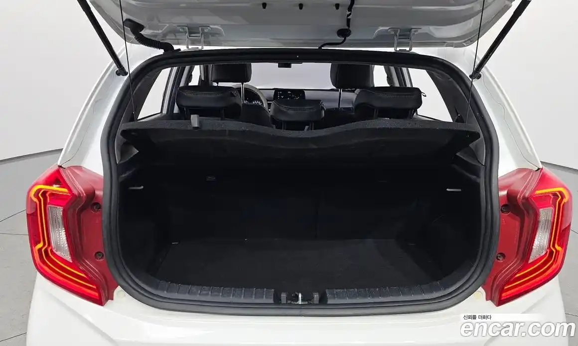 Kia Morning 2021 1.0 Автомат в Москве № 133012, фото 14