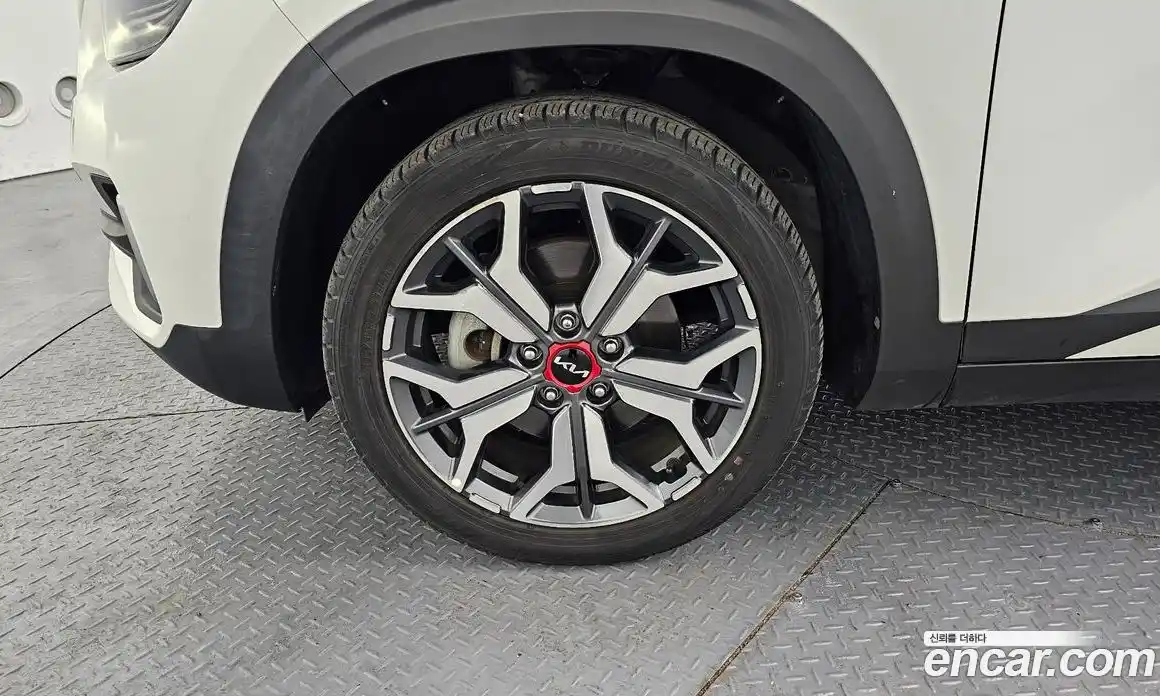 Kia Seltos 2023 1.6 Автомат в Москве № 134050, фото 16