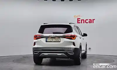 Kia Seltos 2023 1.6 Автомат в Москве № 134050, миниатюра 3