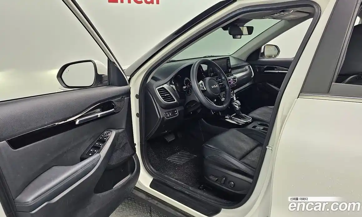 Kia Seltos 2023 1.6 Автомат в Москве № 134050, фото 6