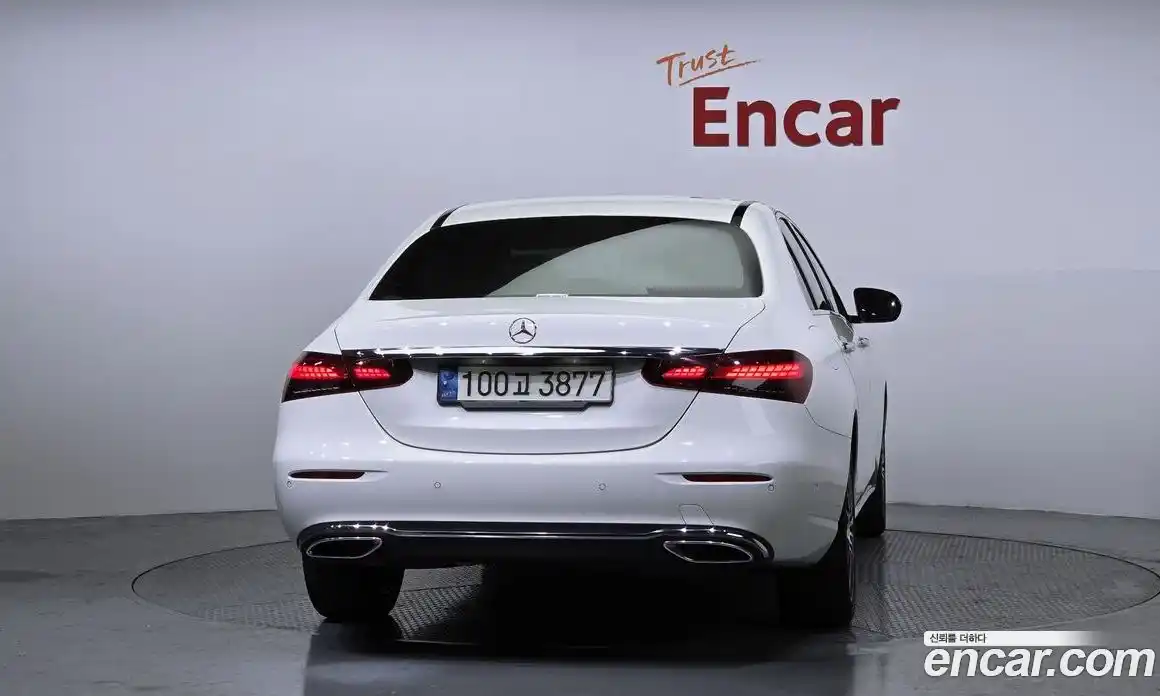 Mercedes-Benz E-Class 2022 2.0 Автомат в Москве № 145238, фото 4