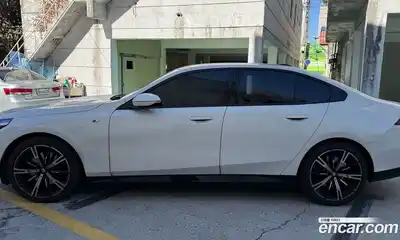 BMW 5-Series 2024 2.0 Автомат в Москве № 154543, миниатюра 4