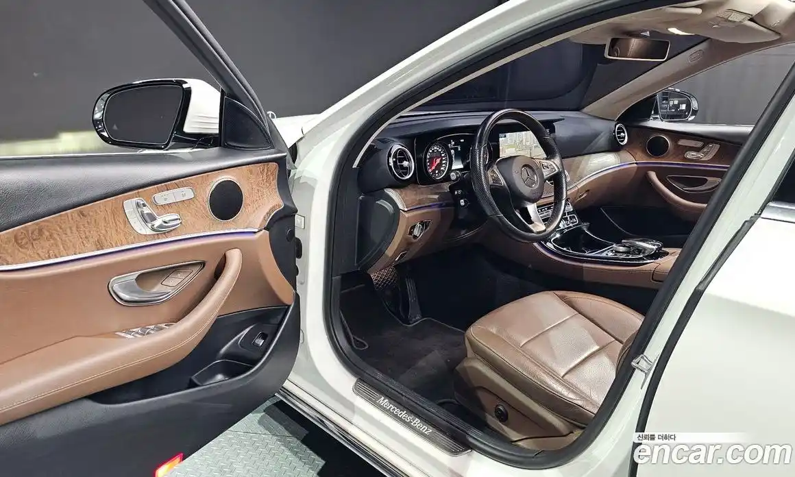 Mercedes-Benz E-Class 2018 2.0 Автомат в Москве № 161029, фото 12