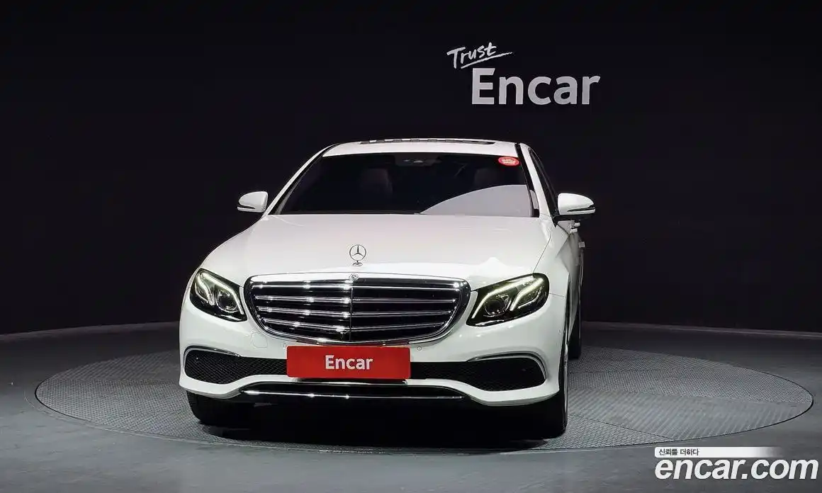 Mercedes-Benz E-Class 2018 2.0 Автомат в Москве № 161029, фото 3