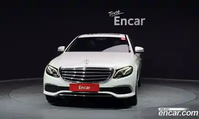 Mercedes-Benz E-Class 2018 2.0 Автомат в Москве № 161029, миниатюра 3